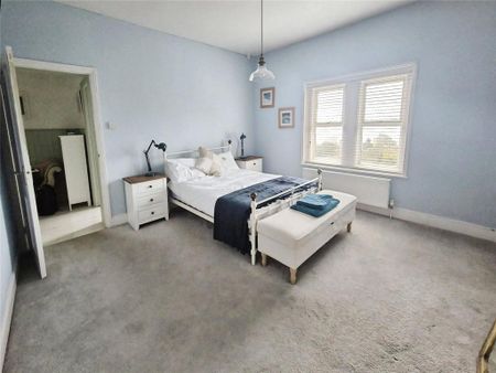 3 bedroom flat to rent - Photo 5