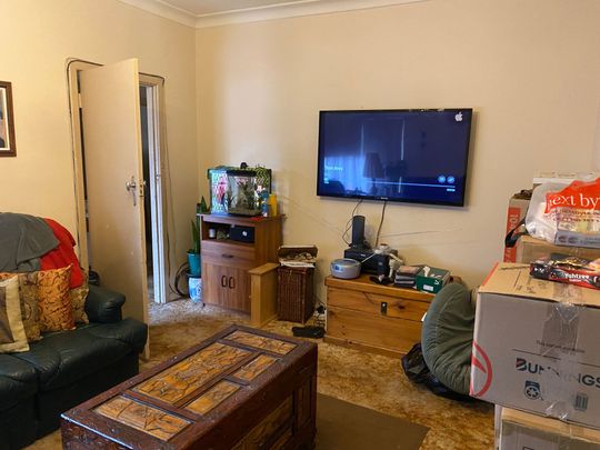 3 Bedroom Family Home in Fantastic Location! - Photo 1