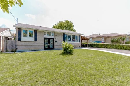 For Lease - 215 Jeffcoat Drive, Toronto, Ontario - Photo 4