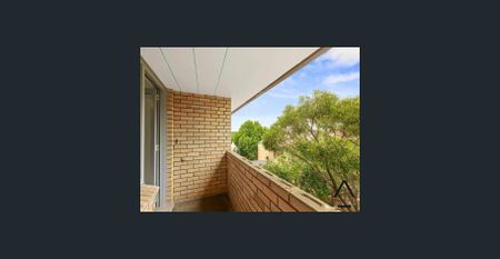 Conveniently Located, Sun-Filled Two Bedroom Apartment With Sensational Leafy And District Views, Only Moments To Shops, Cafes And Transport - Photo 5