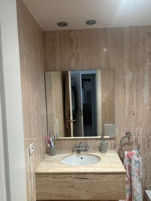 PRECIOSO PISO RECIÉN REFORMADO Y AMUEBLADO de 3 habitaciones, 2 BAÑOS, TRASTERO INCLUIDO en EXCELENTE UBICACIÓN en San Cayetano PARKING OPC - Photo 1