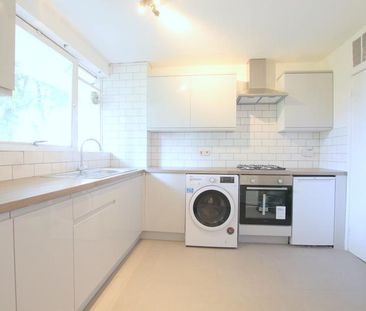 3 bedroom flat to rent - Photo 6