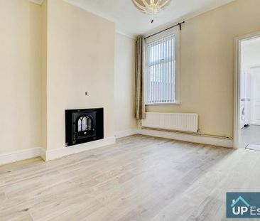 2 bedroom end of terrace house to rent - Photo 4