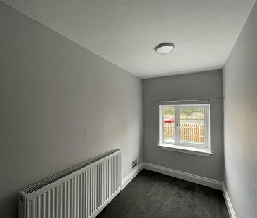 To Let 3 Bed House - Mid Terrace Pen Y Llan, Connahs Quay Per Calendar Month £775 pcm - Photo 2