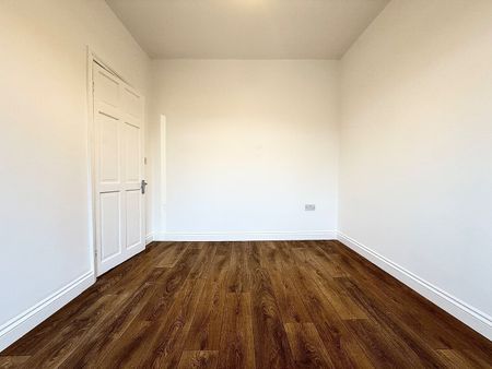 2 Bed Terraced House, Bath Road, E7 - Photo 4