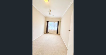 Spacious 4-Bedroom Family Home in Armadale - 6 Crawley Road - Photo 3