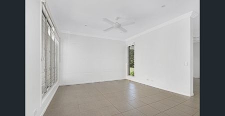 Executive Family Home with POOL in Coomera Waters - Photo 2