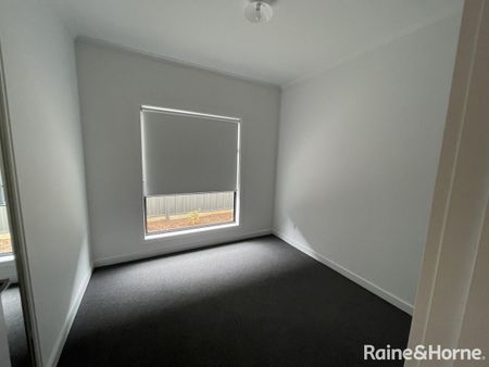 Modern Living in Mount Barker! - Photo 5