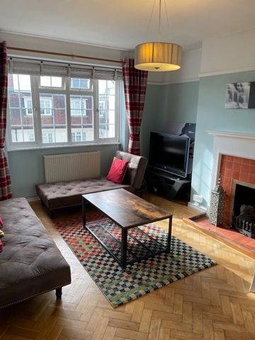 1 Bed Flat, Spencer Court, SW20 - Photo 2