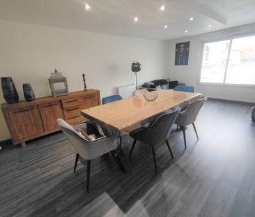 Location Appartement 3 pièces 77m² - Photo 2