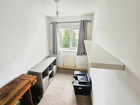 3 bedroom semi-detached house to rent - Photo 3