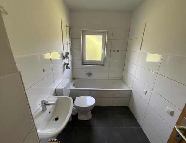 Wohnen bei der LEG: schöne 3-Zimmer-Wohnung mit Balkon in Lüdenscheid Worth-Honsel - Foto 1