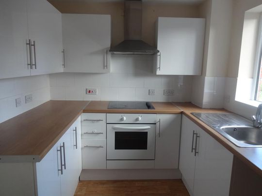 2 bedroom terraced house to rent - Photo 1