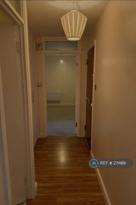 3 bedroom flat to rent - Photo 1