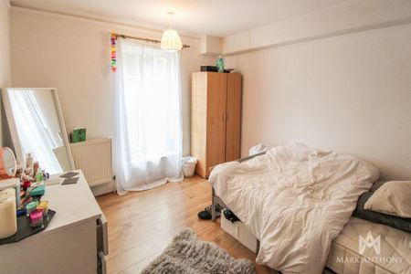 3 bedroom apartment to rent - Photo 4