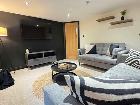 En-suite Bedroom with all bills included Room 2 - Photo 2