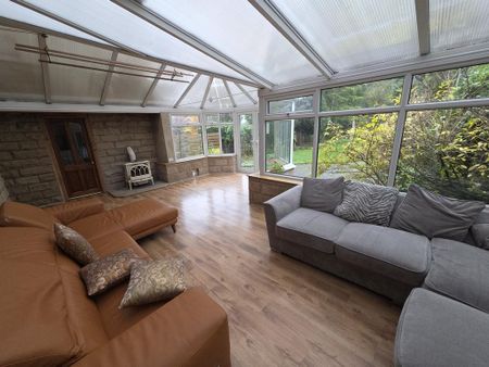 5 bedroom semi-detached house to rent - Photo 2