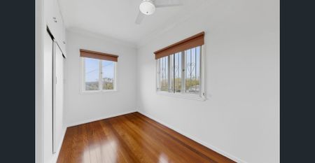 Impeccably Maintained Post-War Home with Stunning City Views - Photo 5
