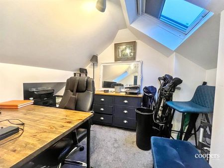 2 bedroom apartment - Photo 2