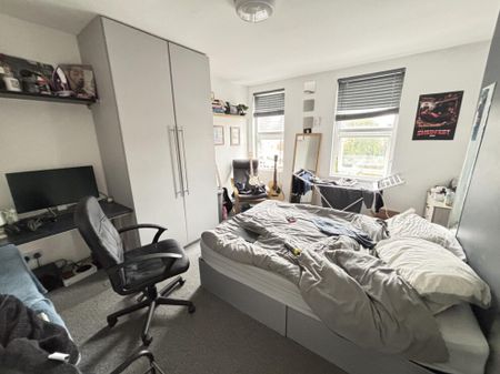 12 Newport View, Leeds, LS6 3BX - Photo 4