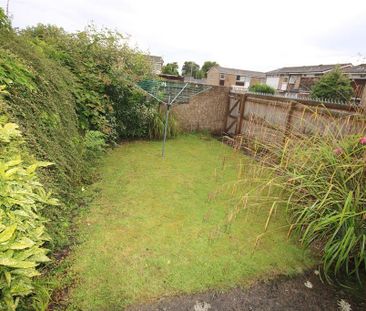 3 bedroom end of terrace house to rent - Photo 2