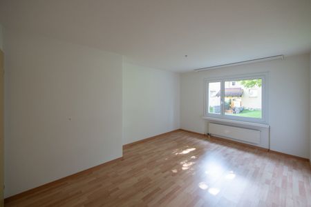 4.5-Zimmer-Wohnung im 1. Obergeschoss (ohne Lift) - sehr naturnahe gelegen - Foto 2