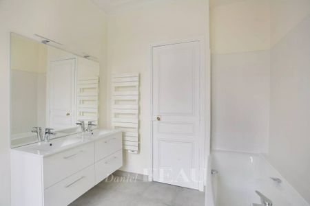 Location appartement, Paris 7ème (75007), 4 pièces, 111.42 m², ref 86736705 - Photo 5