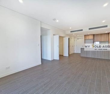 Beautiful View | North West Facing | Quiet Location - Photo 1