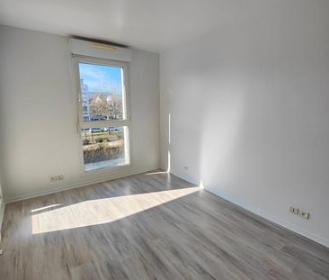 Location Appartement 3 pièces 66m² STE GENEVIEVE DES BOIS 91700 - Photo 2