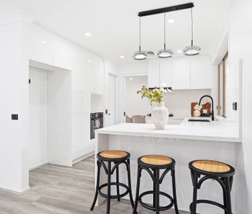 Beautifully Renovated Family Home for Rent in Prime Beaumont Hills ... - Photo 6
