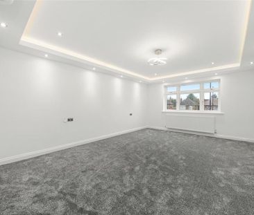 5 bedroom detached house to rent - Photo 2