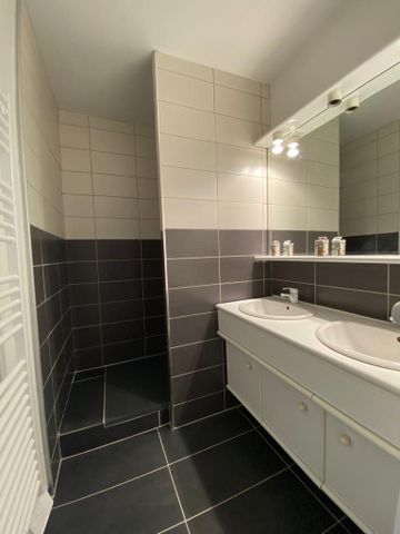 Location Appartement 5 pièces 111m² TALENCE 33400 - Photo 5