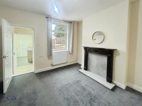 2 bedroom end of terrace house to rent - Photo 1