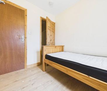 6 bedroom terraced house to rent - Photo 4