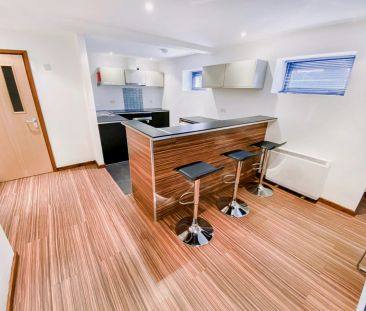 6 Bed Duplex Apartment - Photo 2