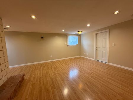 Lakeview Heights Suite with Garage/Shop - Photo 5