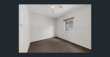 Freshly Updated 4-Bedroom Home - Moments from the Waterfront - Photo 3