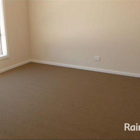 Comfortable 3-Bedroom Home in a Quiet Darley Court - Photo 1