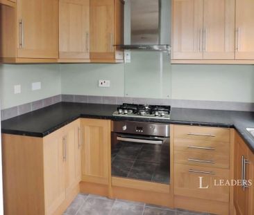 2 bedroom property to rent Bryony Way, Deeping St. James, Peterboro... - Photo 5