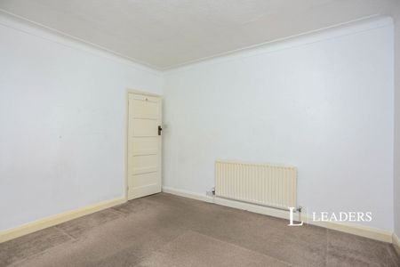 2 bedroom maisonette to rent Ethelbert Close, Bromley, BR1 - Photo 2