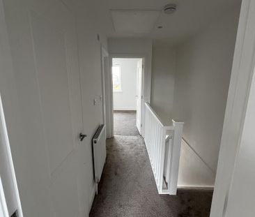 2 bedroom end of terrace house to rent - Photo 5