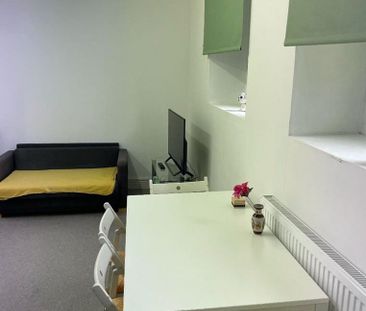 Studio to rent - Photo 6