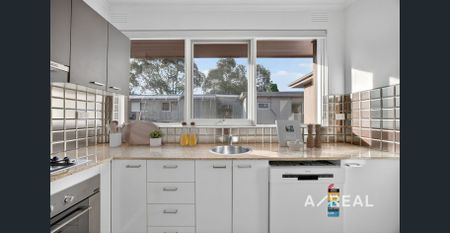 Bright, Modern and Perfectly Located - Photo 5