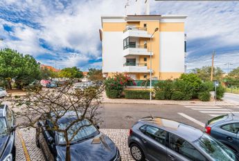 APARTAMENTO T2 NO ARNEIRO - CARCAVELOS