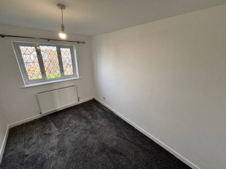 Leadale, Preston - Photo 2