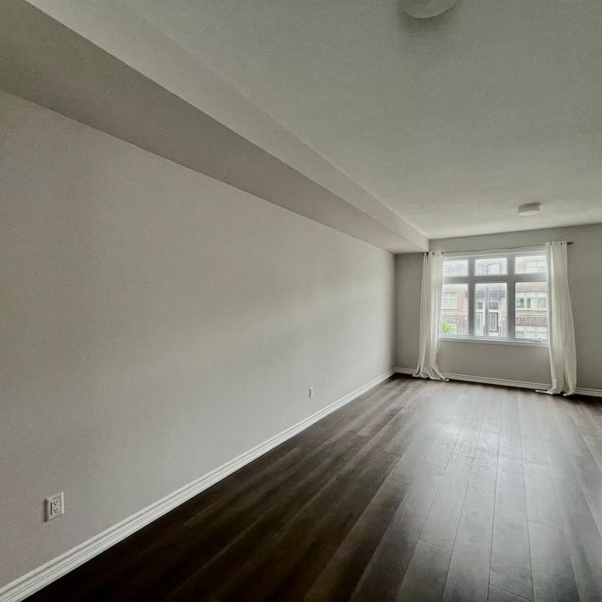 For Lease - 917 Moses Tennisco Street, Manor Park - Cardinal Glen and Area, Ontario - Photo 1