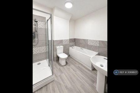 2 bedroom flat to rent - Photo 5