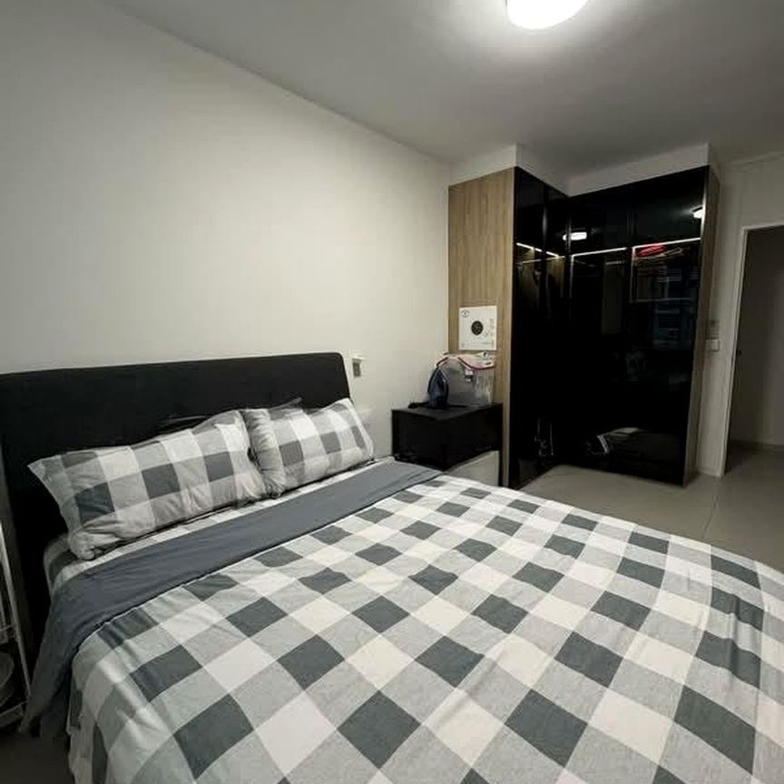 Blk 888 TAMPINES GROVE (Tampines), HDB 5 Rooms - For Rent - Photo 1