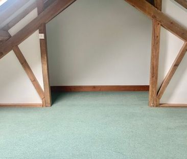 3 bedroom semi detached barn conversion to rent - Photo 1