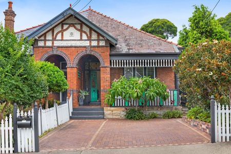 Stylish Federation Home in Prime Drummoyne Location - Photo 3